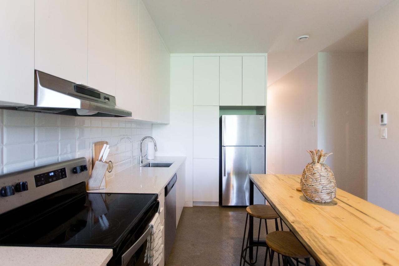 Huge & Swanky By Atwater Market By Den Stays Montréal