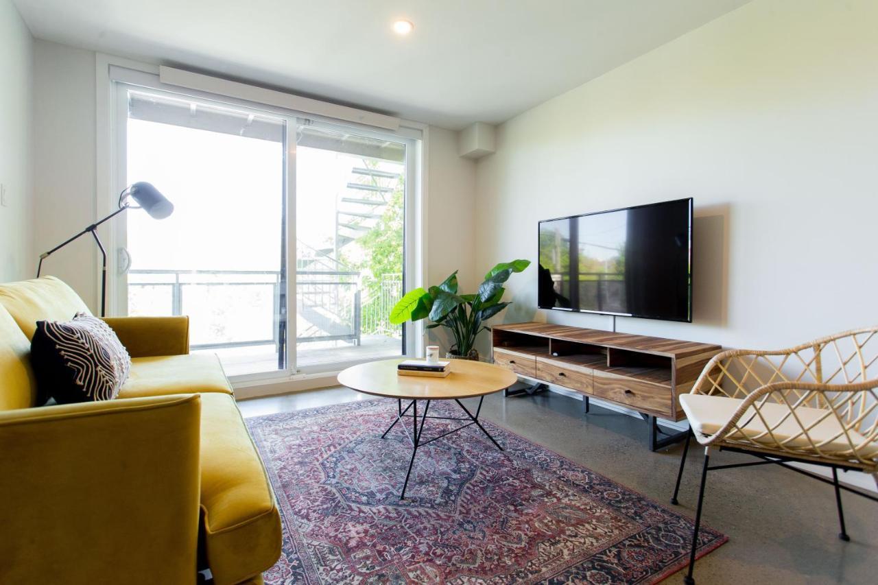Huge & Swanky By Atwater Market By Den Stays Appartement