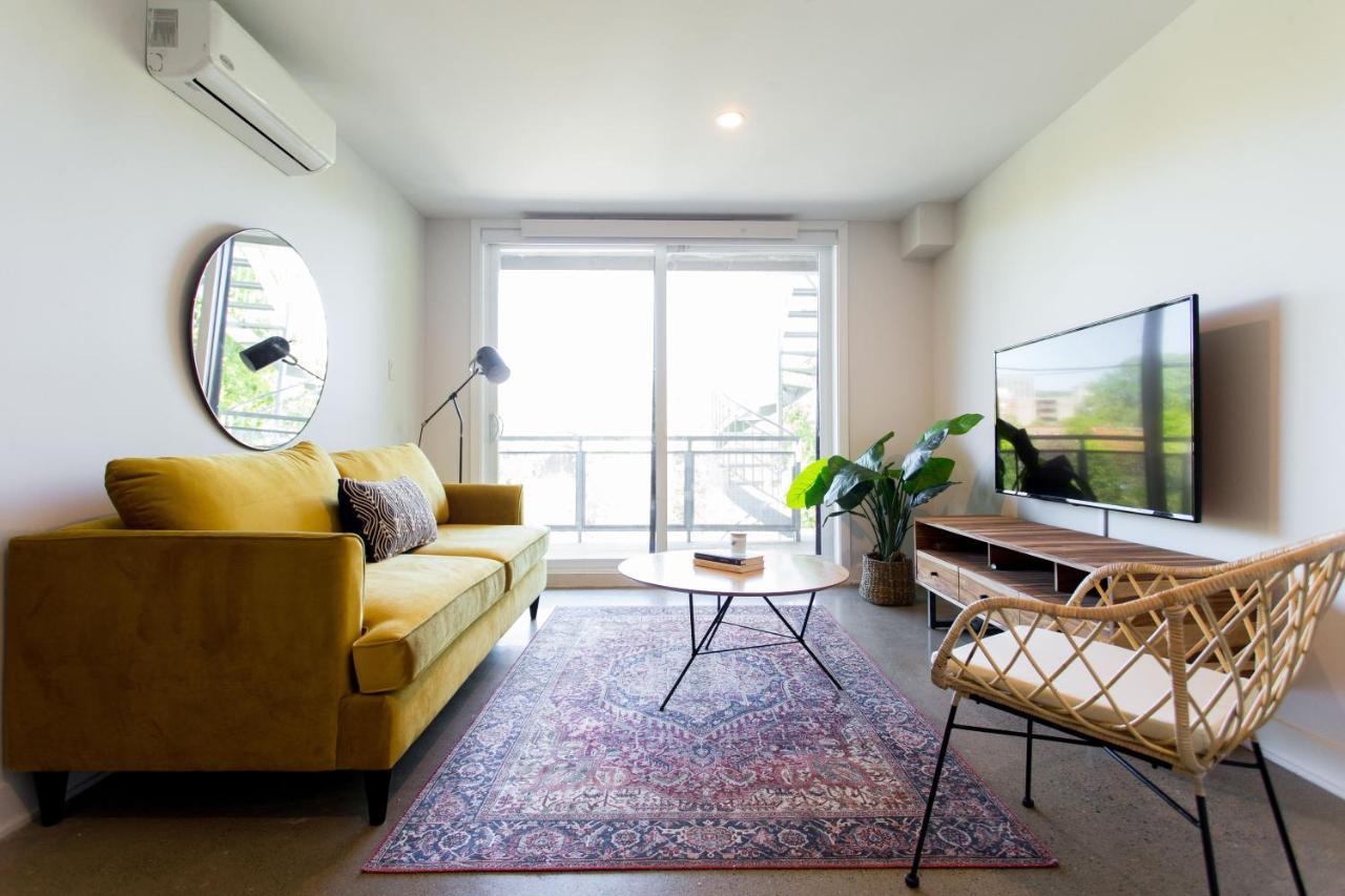 Huge & Swanky By Atwater Market By Den Stays Appartement *